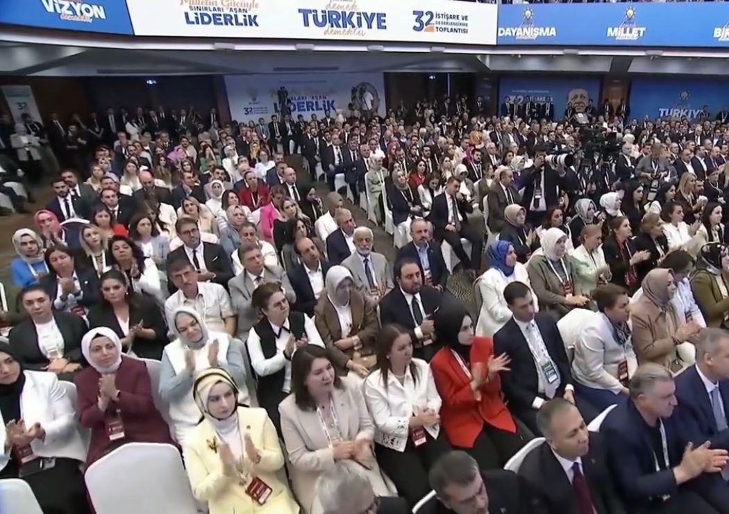 Derya Yanık (@deryayanikashb) on Twitter photo Genel Başkanımız ve Cumhurbaşkanımız Sayın <a href="/RTErdogan/">Recep Tayyip Erdoğan</a>’ın teşrifleriyle <a href="/Akparti/">AK Parti</a> 32. İstişare ve Değerlendirme Toplantılarımızı başlattık.
Bugün, Türkiye Cumhuriyeti olarak yeni bir dönemin, yeni bir çağın, büyük ve güçlü Türkiye’nin kapılarını sonuna kadar araladık.
47 yıllık Genel Başkanımız ve Cumhurbaşkanımız Sayın <a href="/RTErdogan/">Recep Tayyip Erdoğan</a>’ın teşrifleriyle <a href="/Akparti/">AK Parti</a> 32. İstişare ve Değerlendirme Toplantılarımızı başlattık.
Bugün, Türkiye Cumhuriyeti olarak yeni bir dönemin, yeni bir çağın, büyük ve güçlü Türkiye’nin kapılarını sonuna kadar araladık.
47 yıllık