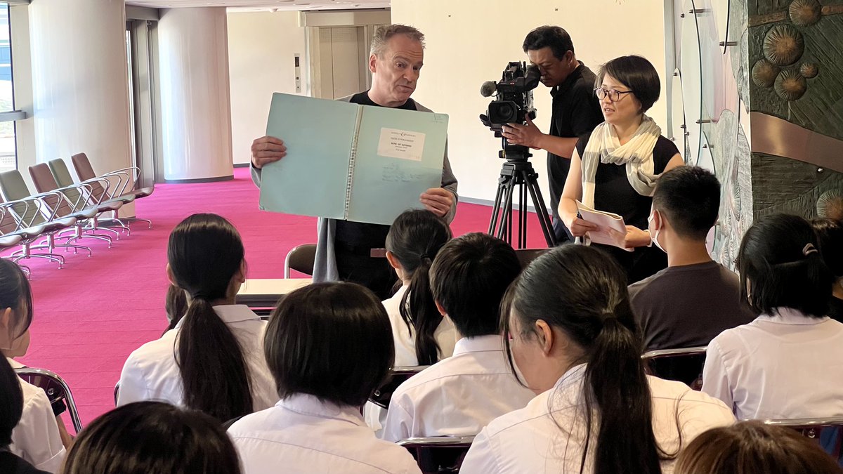 【#ジョナサン・ノット】
#スイス・ロマンド管弦楽団 と鳥取へ🚆#HIMARI さんとの音楽対話がより深まり、ノットらしいプログラムの妙を披露しました。公演前には県内で吹奏楽やオケに取り組む若者と交流。《春の祭典》を暗譜で振る訳などお話しました。明日は名古屋！
kajimotomusic.com/concerts/osr-2…
#OSR