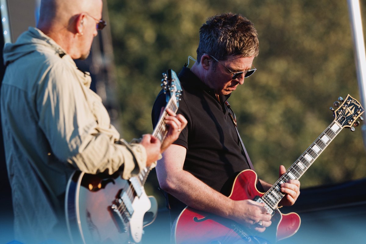 oasis's tweet image. 