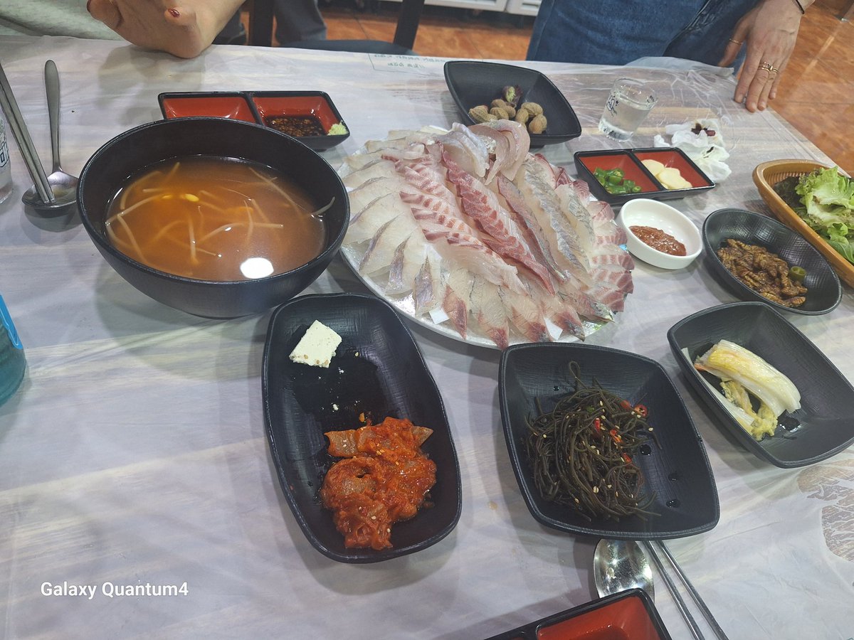 모두들
불타는  토요일
보내 세요   ~~~~