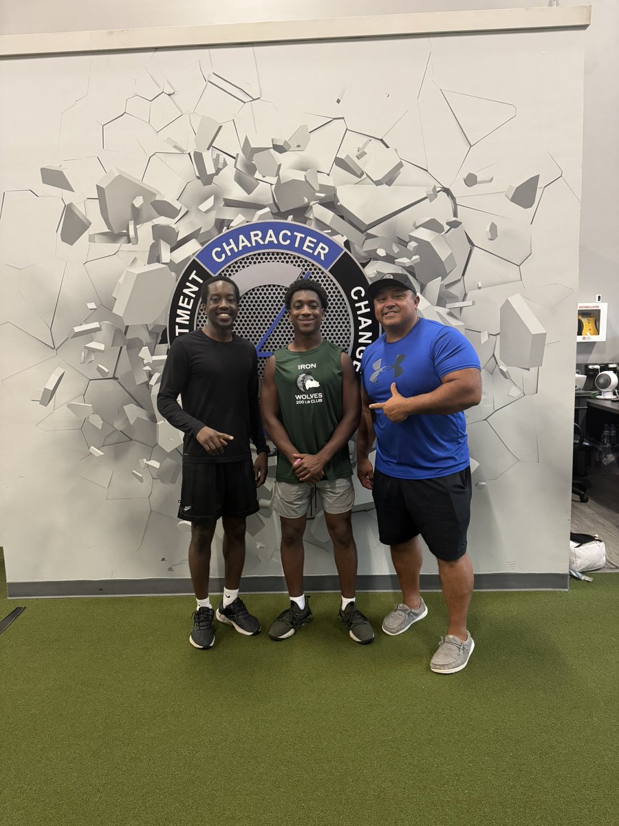 Always working 💪🏾<a href="/c4_training/">C4 ATHLETIC PERFORMANCE</a> <a href="/C_ROCK53/">Charlie Chandler</a>