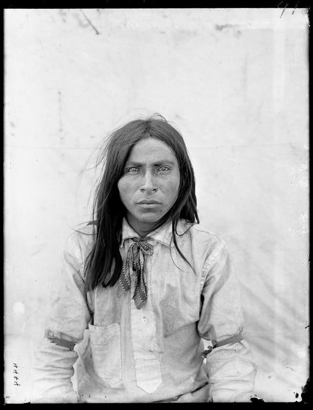 Apache man
Whiteriver, Arizona on the Fort Apache Reservation
1900