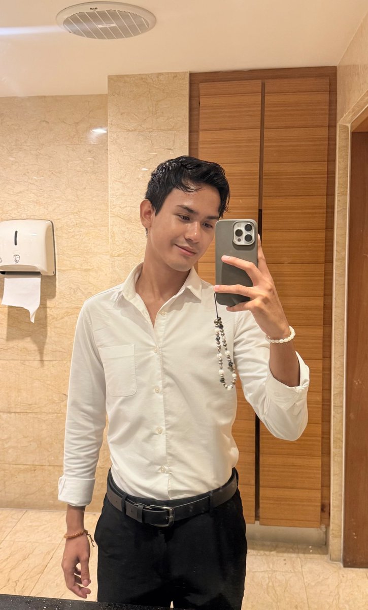 Shameil_'s tweet photo. Corporate era 👨🏻‍💻 https://t.co/DxWrwDQBAr