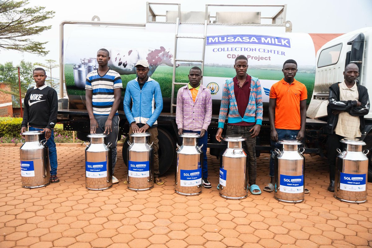 Thanks to the BDF/CDAT project, an investment of nearly 200 million Rwandan francs (approx. $140,000)—with 50% co-funding, we achieved major milestones:
✔ Renovated MCC facility,
✔️ 5,000L cooling tank
✔️ Refrigerated transport truck
✔️ 500L pasteurizer
✔100 milk cans (50L) 5/7