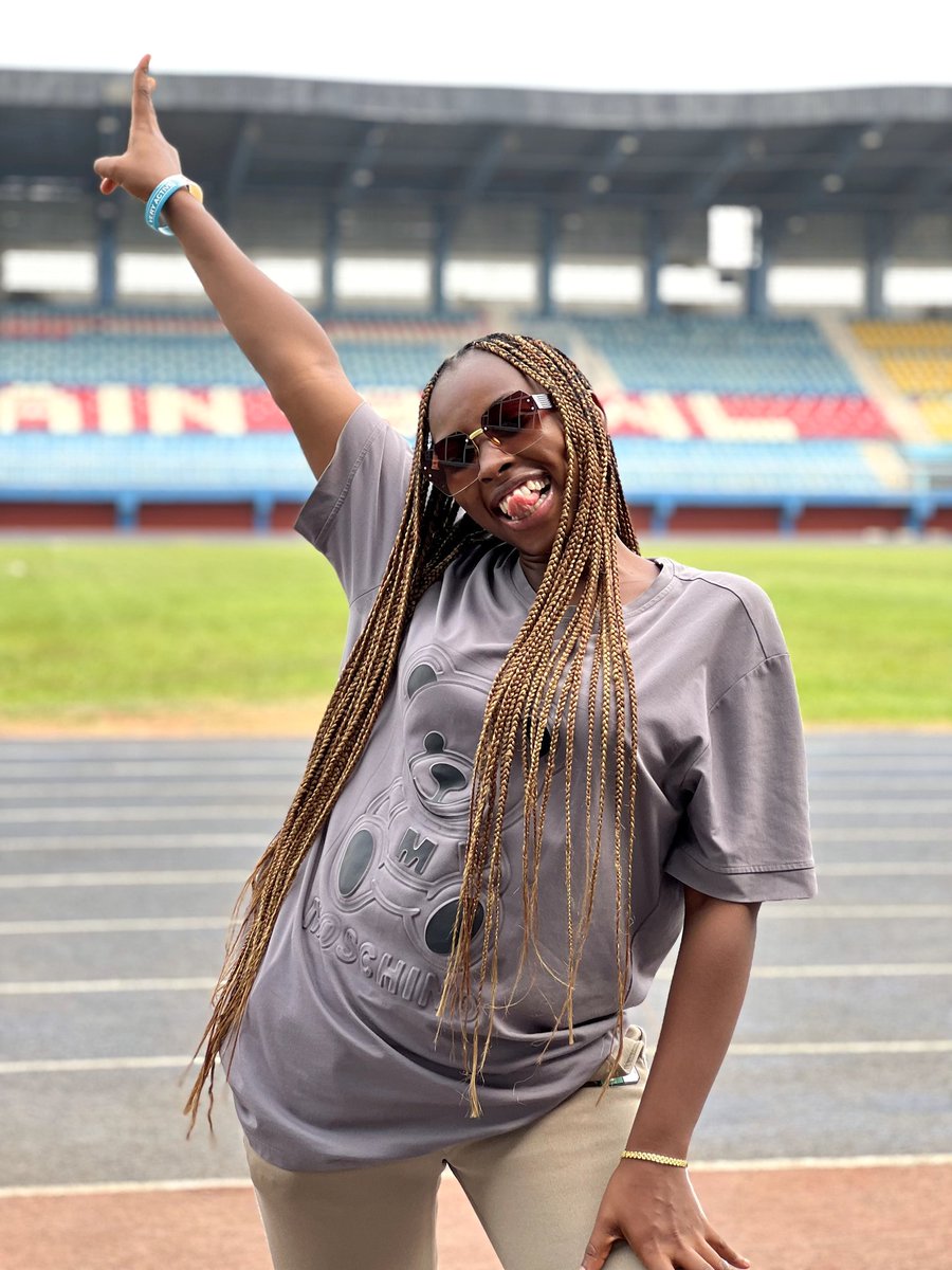 ms_onyiamara's tweet image. Abeg, make person just tell me “I love you” for this comment section.
I wan check something real quick  whether my heart go do me tinini tanana 🥺😂

It’s been a long week. I need love and small emotional support 😭

#weekend #Mentors #socialmediamanager