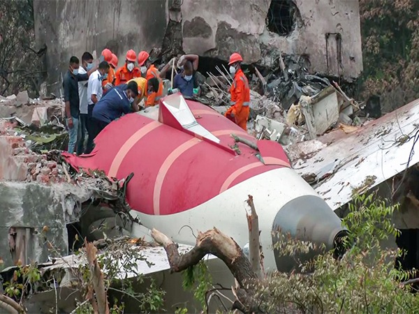 ani_digital's tweet photo. "Biased towards pilot error": Pilot Association insists on fair inquiry into Air India plane crash
Read @ANI Story |https://t.co/p3XXfQEWm4
#Pilotassociation #enquiry #airindiaplanecrash #airindia https://t.co/psX30aJ1Uk