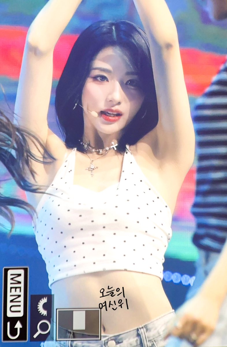 HIGH_S15's tweet photo. 250712 A Live 25 프리뷰

#신위 #周心语 #Xinyu 
#tripleS #트리플에스 https://t.co/leYo62sDoc