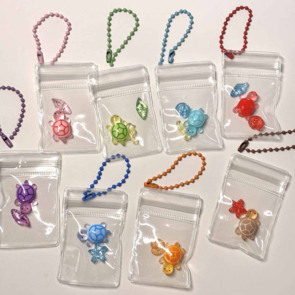 𝟤𝟢𝟤𝟧 мonѕтa х connecт х
🐚🫧 몬스타엑스 콘서트 나눔 🐢🍀

중콘(19일) 15개 / 막콘(20일) 20개

#RT 인증 받겠습니다!

아직 펀치가 안와서 군번줄을 못달았어요😢
나눔 때는 군번줄 달아서 드려요! 

시간, 장소는 당일 타래로 공지할게요🤍