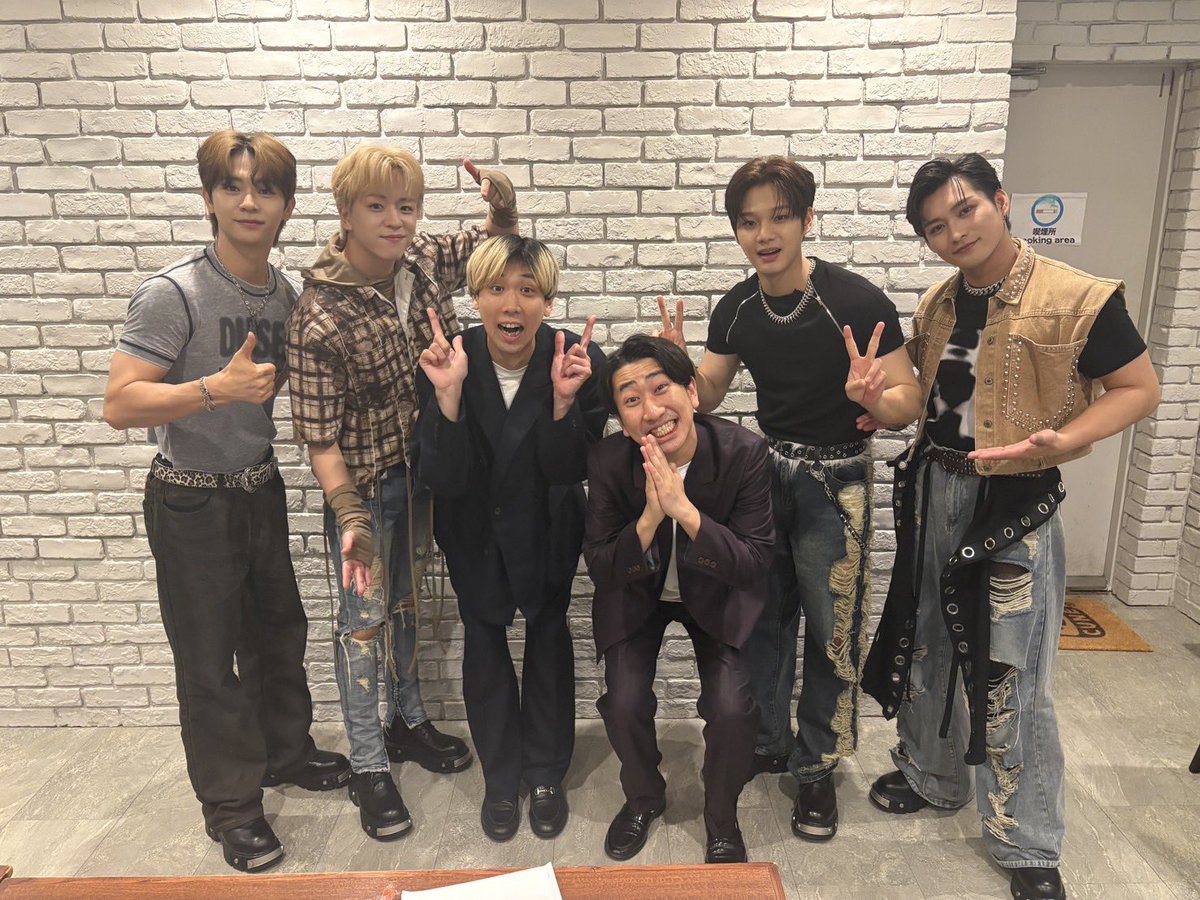 ryu_iwsk's tweet photo. 「日プからずっと観てて、大ファンです」と伝えたら、写真を撮って頂きました

本当にかっこよくて、本当に優しい方達でした
是非、放送を観て下さい

#ORβIT https://t.co/AFD1MW6wRG