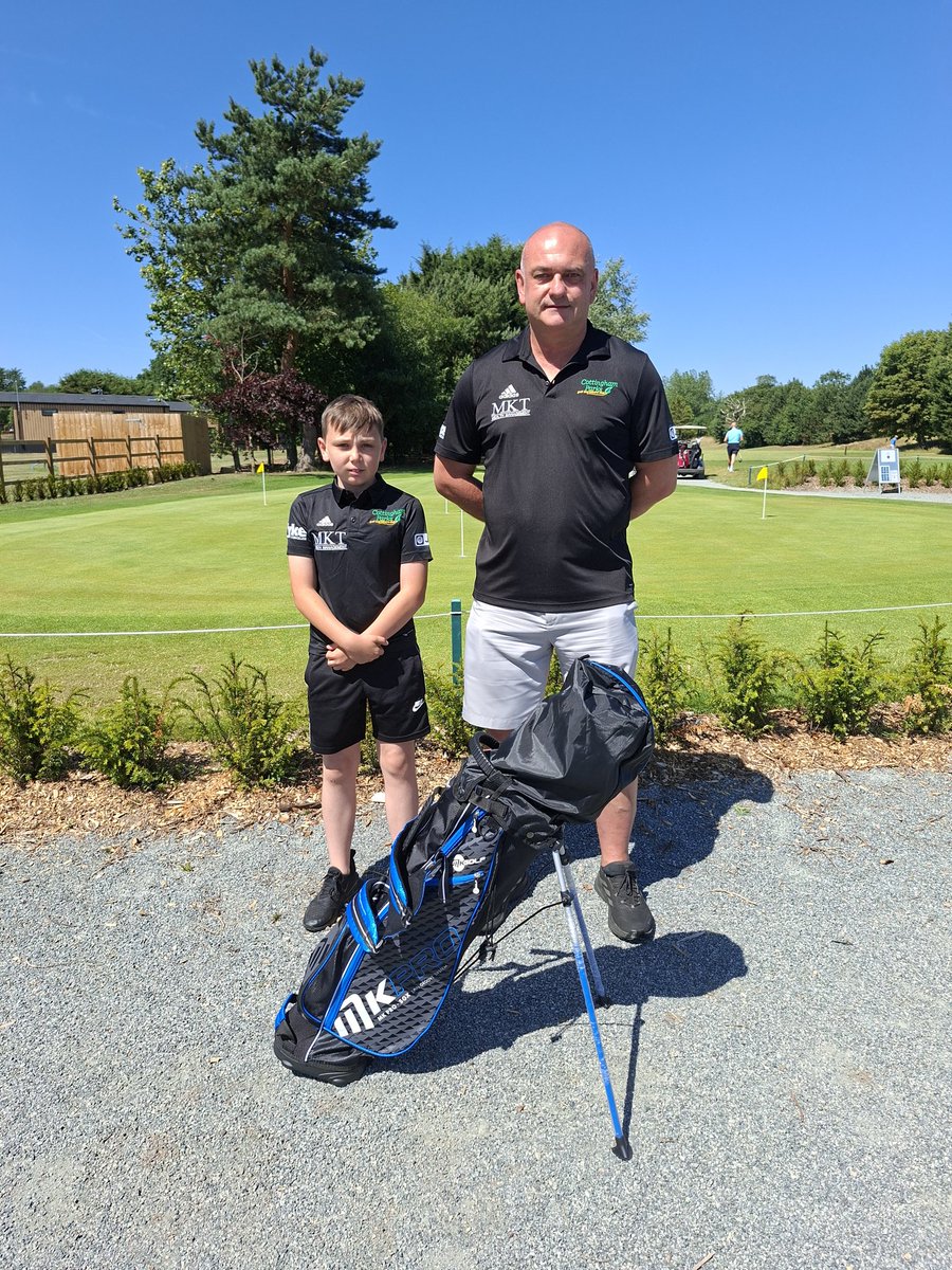 Hot Sunny day and another Junior to our JDP ranks.
Welcome to Taylor recieving his clubs from our hire scheme ready for a round with his Dad tomorrow. Taylor is the 6th junior this year and no 34 overall supported through our scheme. <a href="/YUGCUK/">Yorkshire Golf</a> <a href="/EnglandGolf/">England Golf</a> <a href="/golffoundation/">Golf Foundation</a> <a href="/NCG_com/">National Club Golfer</a>