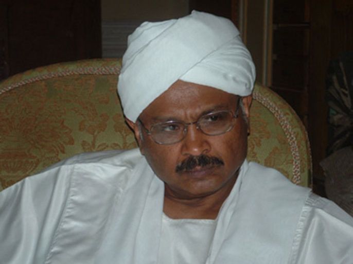 ⭕️ مبارك الفاضل :
  قرار الحرب والهجوم علي قوات الد~عم السر~يع الثالثة صباحا في المدينة الرياضية صدر من قادة إسلاميين في الجيش بأمر من قيادة الحركة الإسلامية التي يمثلها علي كرتي وعلي عثمان طه.