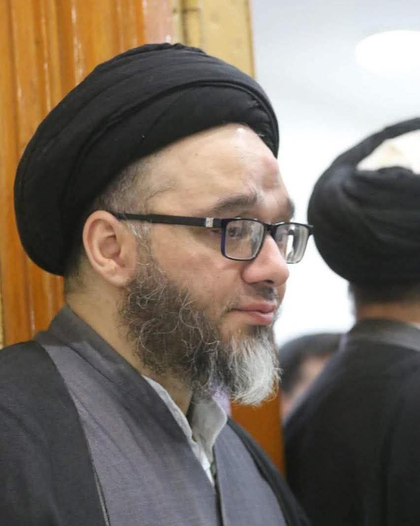 تذكرة تربوية
يقول السيد الأستاذ محمد باقر السيستاني (دامت بركاته)
العاقل يعي موقعه ووجهته ويصوغ سلوكه وفق الغاية التي يقبل عليها فالحياة ليست نهاية بل طريق إلى مصير خطير ومن لا يستحضر وجود الله الرقيب يعيش عالما منقوصا وزائفا