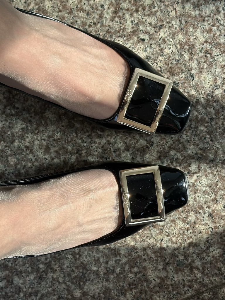 🤗
#灰丝 #男娘 #玉足