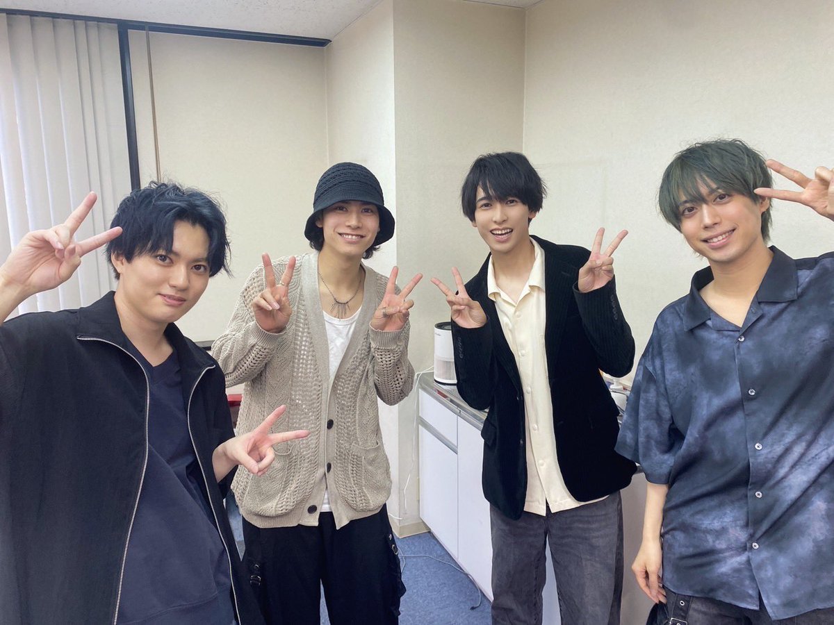 タカくんと銀河のLiveイベントにゲスト出演してきました！
ご来場ありがとうございました！！
久々にロミミュ思い出せたし生演奏で歌えたの楽しかった！
要くんも見にきてくれてこの4人で📷