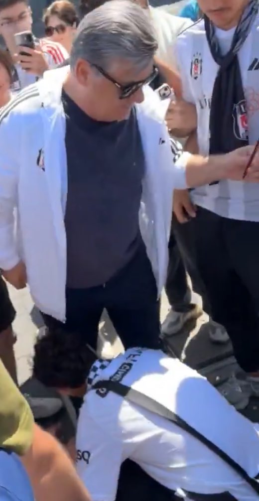 La ne yapıyon amk HAHAHSHHAHSHDJJDJDJD