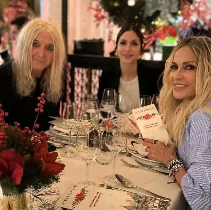 akrokentrwos_2's tweet photo. 3 γενιες μαζί.
Γιαγιά μαμα και κόρη ❤️ https://t.co/232jEET6Wy