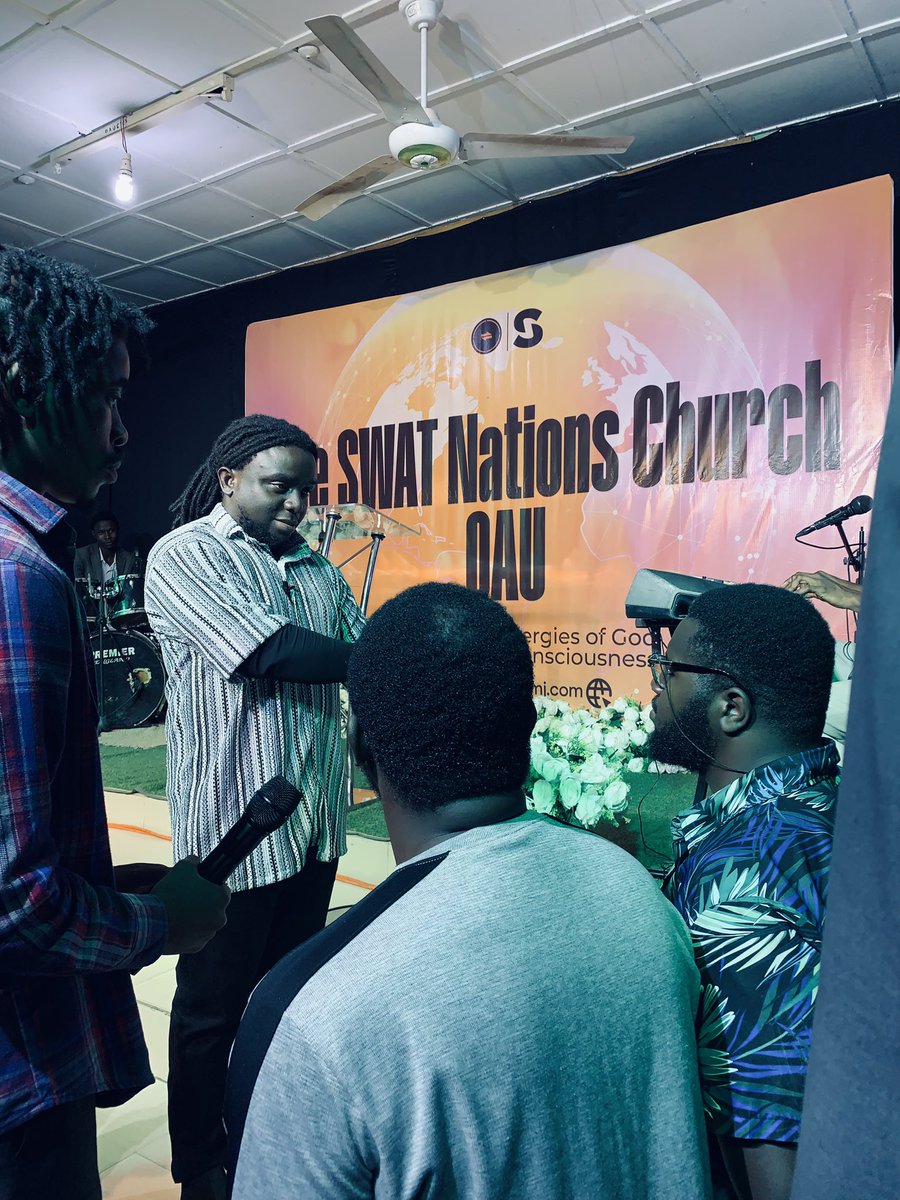 themaninileife's tweet image. The Prophet Usen MJ called out two brothers—seated in different parts of the hall—without ever meeting them before?!

This accuracy is blinding.
The precision, divine.

You can’t make this up.
This can only be God.
#TheProphetUsenMJ #WordOfKnowledge #SNCInternational