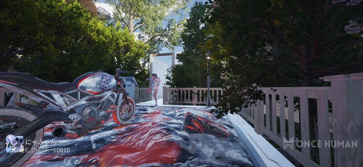 砂漠柄のガレージスキン
地形切り替えられるの今知った！