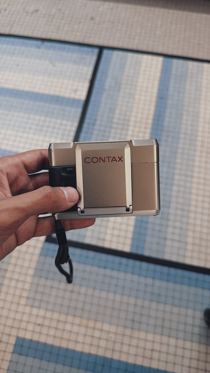 Gm people ☀️
Who else loves pocketable cameras?