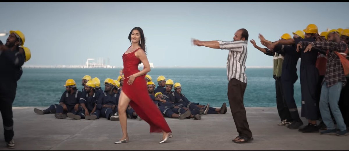 popsuresh's tweet photo. Monica song craze 🌶️🔥
Not just South, Monica is vibing hard in North India too! From chai stalls to gym speakers, everyone’s hooked to that addictive beat 🕺💥
#Monica #Coolie #Rajinikanth #Anirudh #VibeAlert https://t.co/ERVfyw3wWP