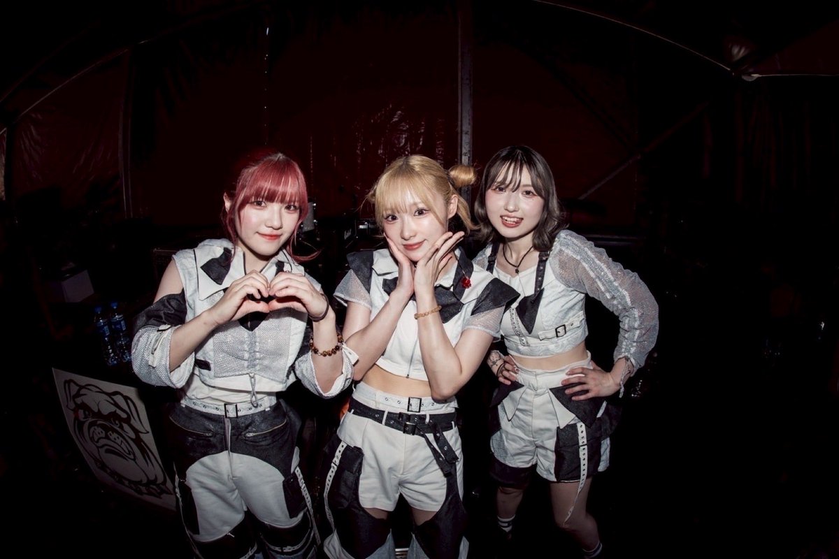 明日のライブはこちら！
真夏の戦いKING of the SEA 2025
NEMOPHILAとのツーマンです₍ᐢ. ̯.ᐢ₎❤️‍🔥

なんとコラボTシャツも出るよ！！！
みんなで一緒にお揃い着て
いい汗いっぱいかいて楽しもうね〜✌🏻