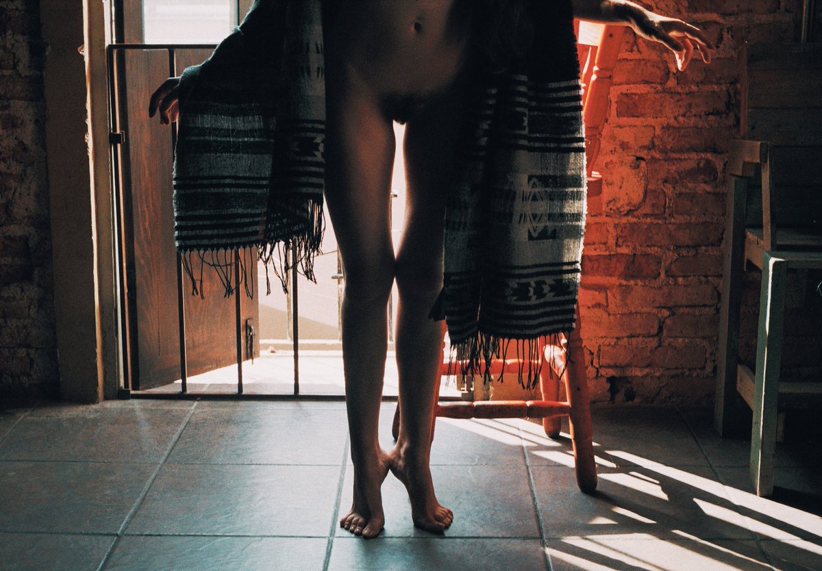 ɯnsdı̣ uǝɹoꓶ tweet media