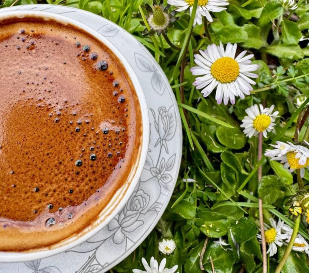 Kahvem,keyfim,kahyam ve ben😉😉😉
Herkese selamlar😊😊😊