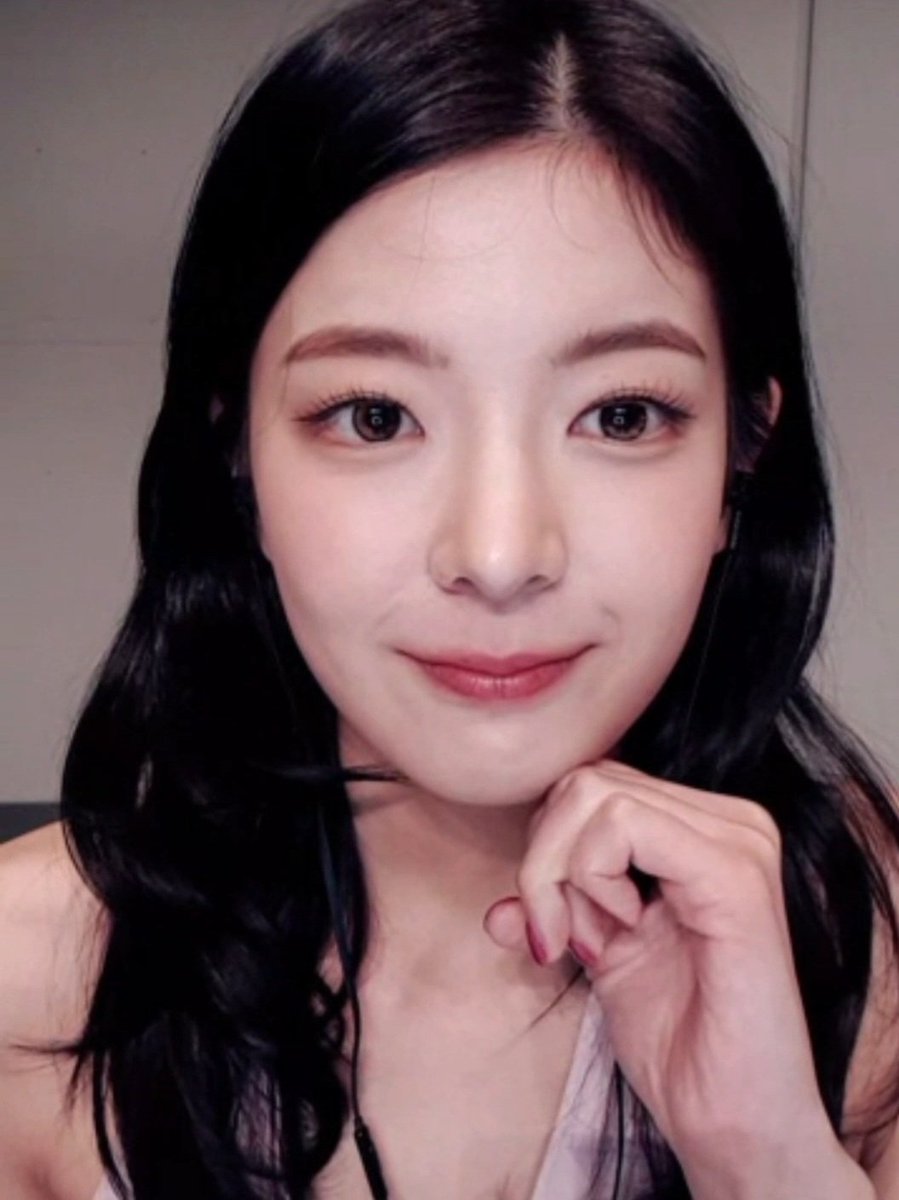 DOMINOMIDZY's tweet image. 오늘도 짧지만 행복한 시간 🥹