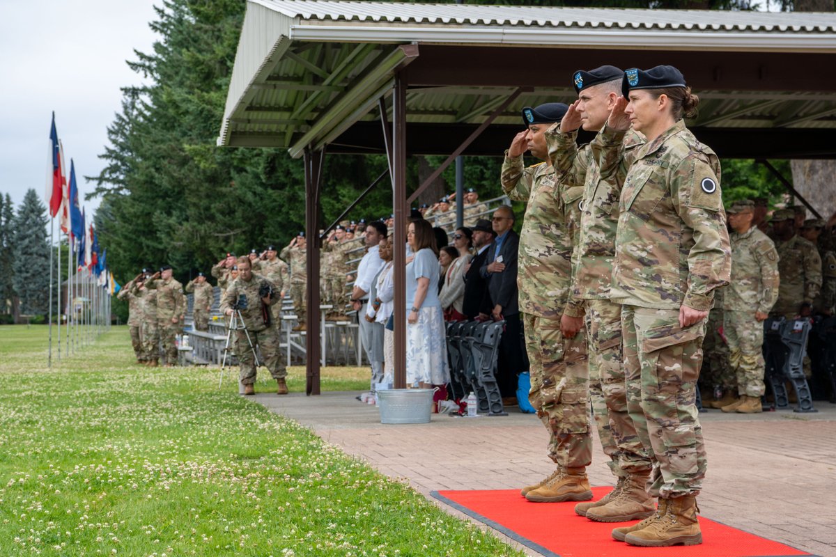I_Corps's tweet image. Saying goodbye, and hello
BG Kevin Cotman handed over command of 593rd Corps Sustainment Brigade to COL Erin C. Miller in a change of command ceremony this week. From supply lines to sustainment powerhouses, 593rd keeps I Corps and Indo-Pacific forces ready to roll.