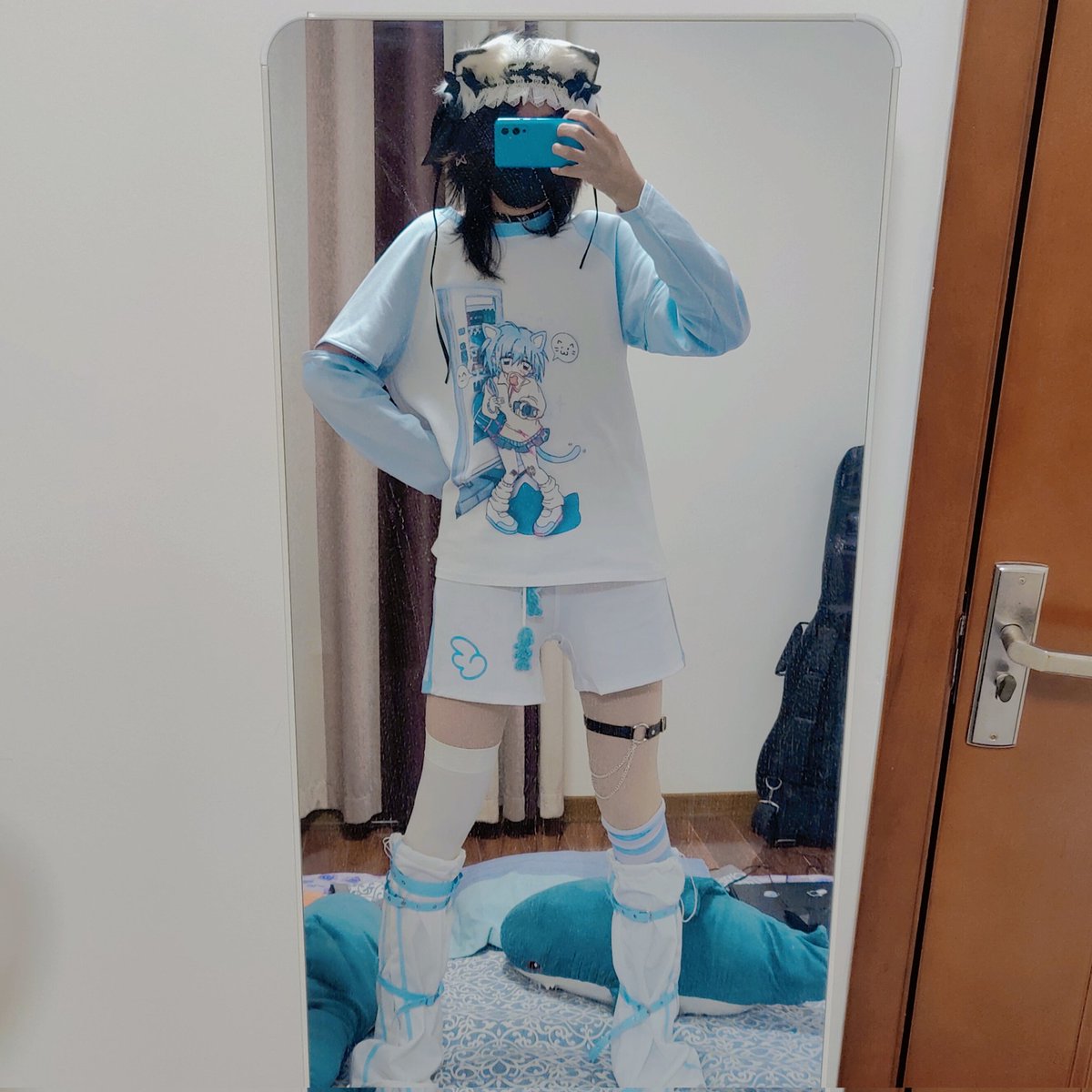 Chu9w0ww's tweet image. 感觉像那种走路时后台会挂maimai直播的人