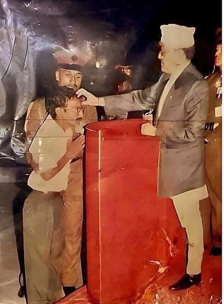 फोटो चाहिं चिन्या चिन्या लाग्छ , ट्याक्कै ठम्याउँनै नै सकिएन ! 😎

फेरी कसैले त एआई जेनेरेटेड भन्न
 वेर लाउंदैनन !