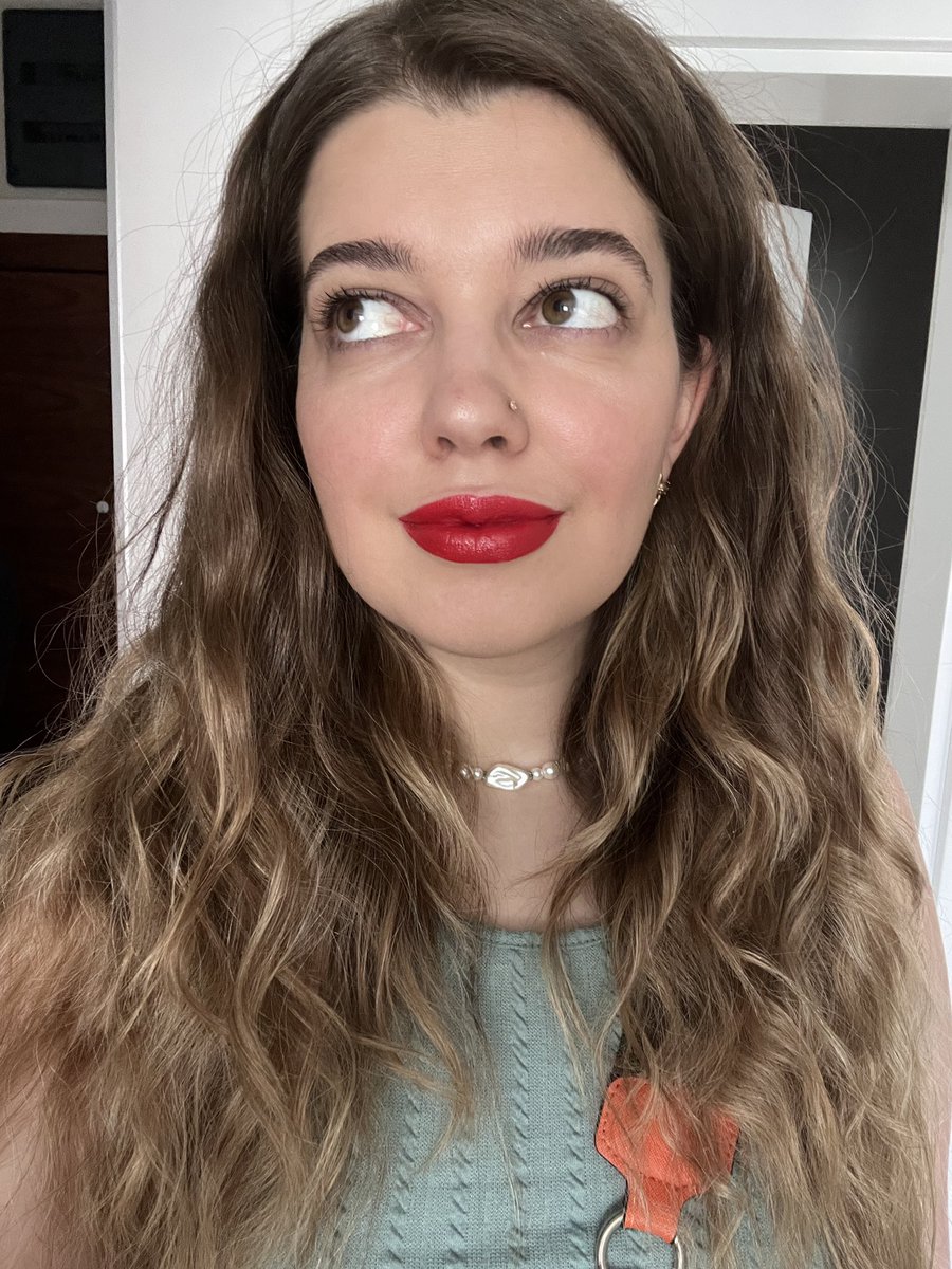 Вчера скакала на prodigy, а сегодня нарядная гулять иду!🥰