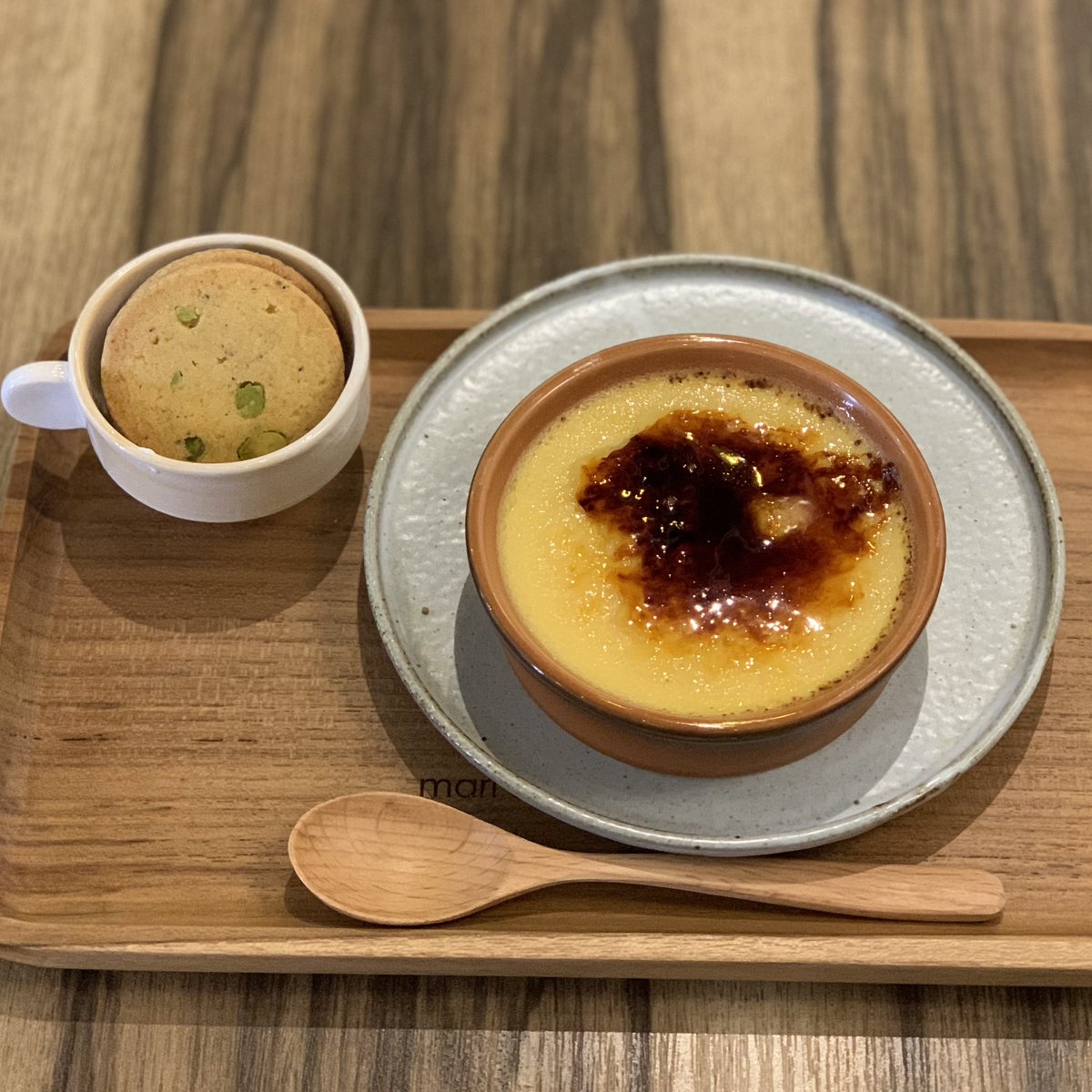 メロンパフェと見てたら食べたくなって追加したクレームブリュレ
