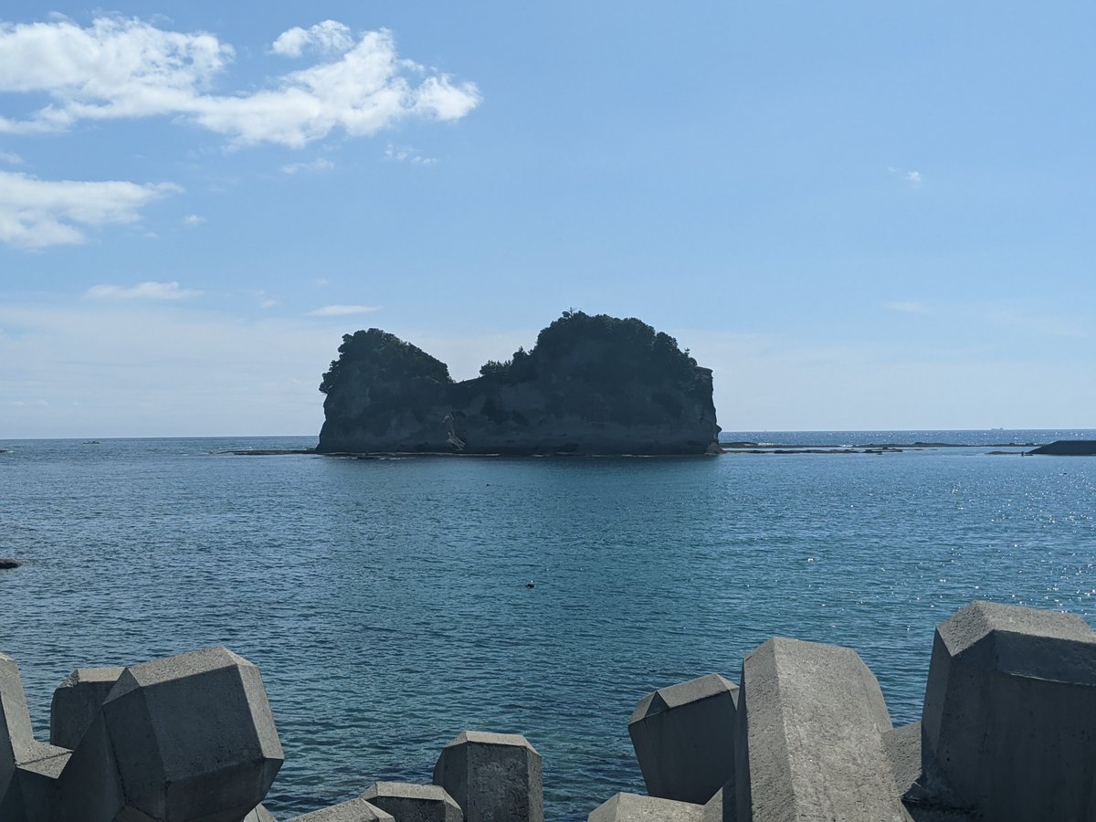 N_ASHITAKA's tweet image. 海行きましたっ!🏊☀️
まだ、7月前半だけど例年の8月前半くらいの水温だったよ☺️
ご飯はちょっと抑え目に、ブリのカマ焼きとお刺身の小鉢、あら汁😉
そんで、欲しかった竜神王の杖ガチャ回した
激闘の記憶・・6万ジェムの記憶・・
涙無しには語れないっ!😭