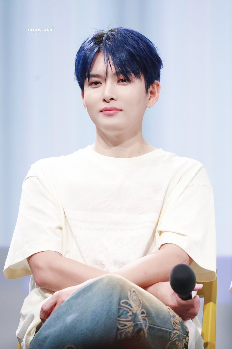 250712
음악중심 미니 펜미팅

#려욱   
#김려욱
#슈퍼주니어 
#RYEOWOOK 
#SUPERJUNIOR
#SuperJunior25 #ExpressMode #SUPERJUNIOR_ExpressMode