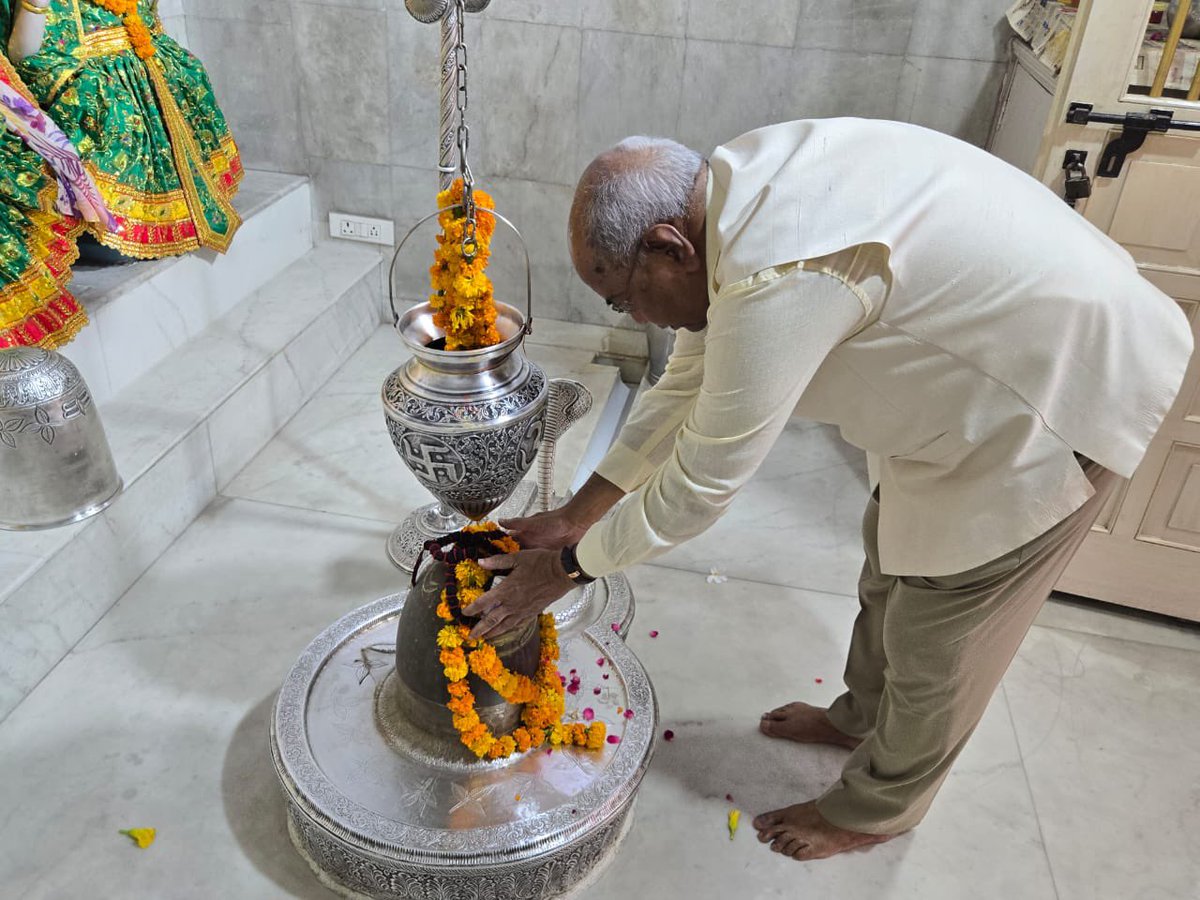 drusawasthi's tweet photo. आज दिन की शुरूवात गुरूग्राम में स्थित इफको कालोनी के शिव कल्याण मंदिर में सावन के पवित्र माह में भगवान शिवजी की आराधना की और मंदिर का दौरा किया। जय भोले। https://t.co/vIKWyPWNcY