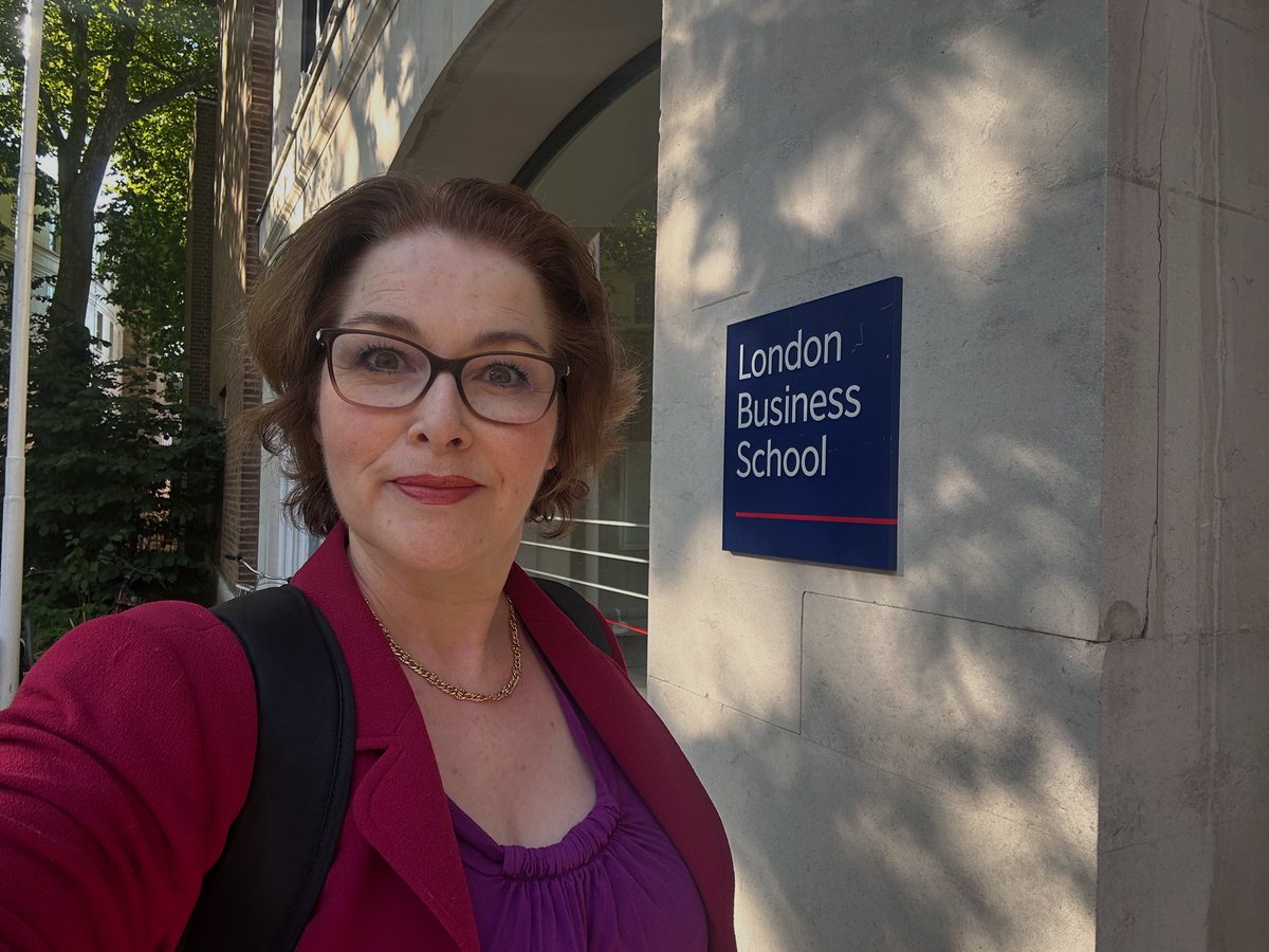 Today’s office <a href="/LBS/">London Business School</a> #mediatraining #seniorExecutiveProgramme <a href="/tommaddocks1/">Tom Maddocks</a> #presentationskills #presentation #skills #cpd #publicSpeaking