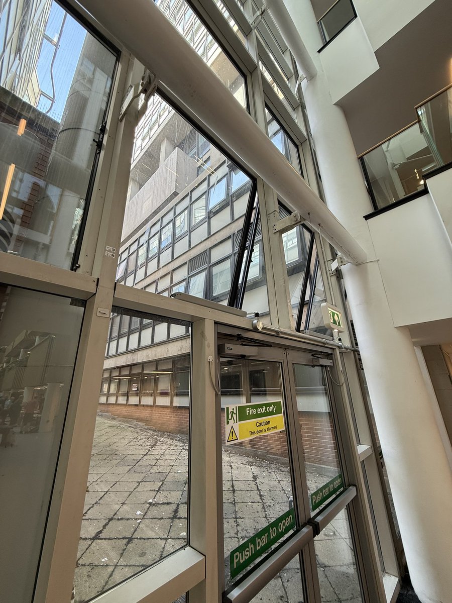 Think I’ve found the only windows that open in SHU’s Owen Building 🥵 #SteelCon