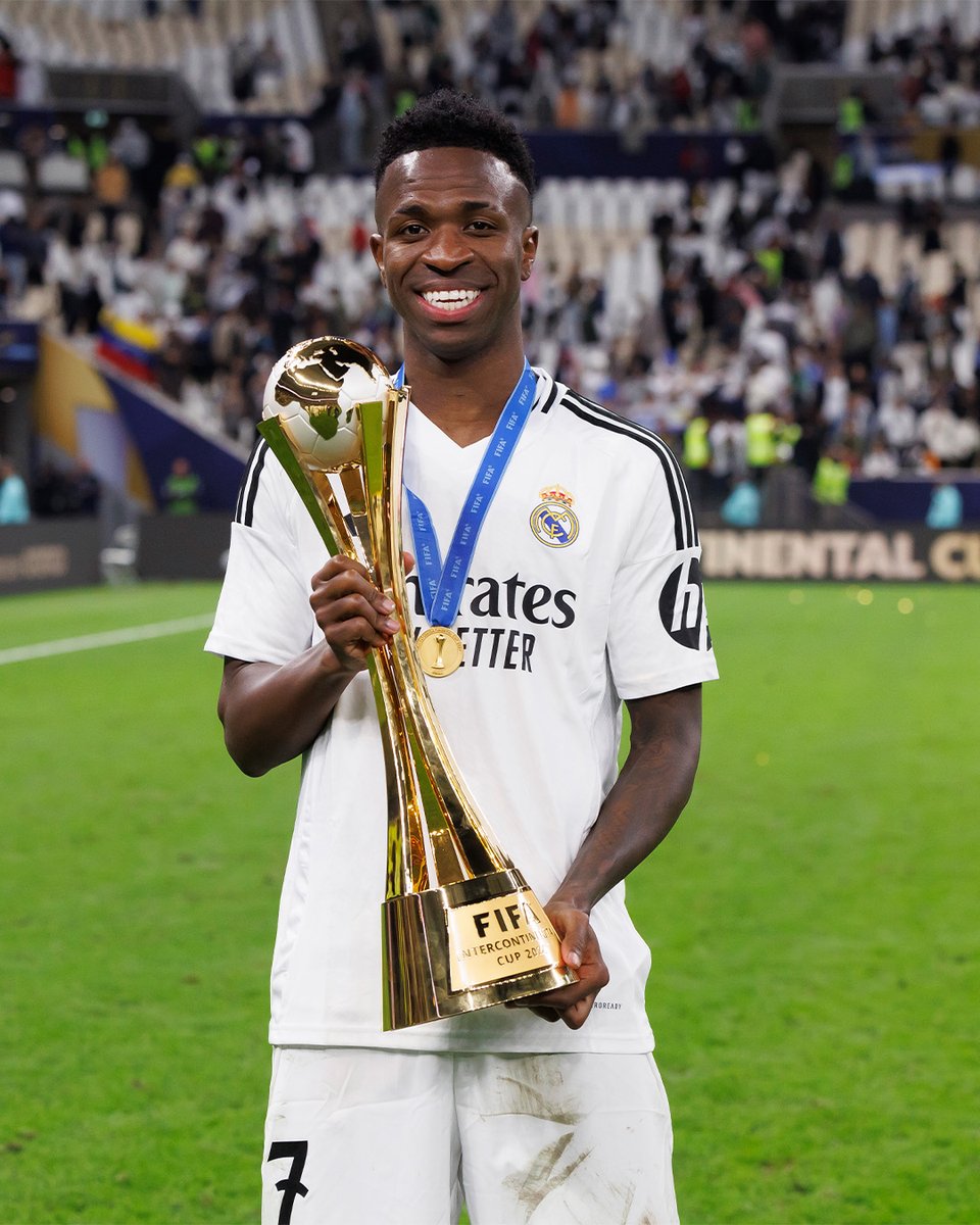 🎉🥳🎂 FELIZ ANIVERSÁRIO, @ViniJr!