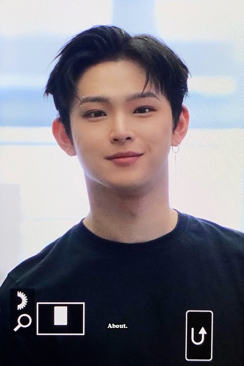 About_726's tweet photo. 250712

이번 활동도 기특해요 🫳🏻🫳🏻

#원어스 #ONEUS #이도 #김건학 #LEEDO https://t.co/WMnr0368aQ