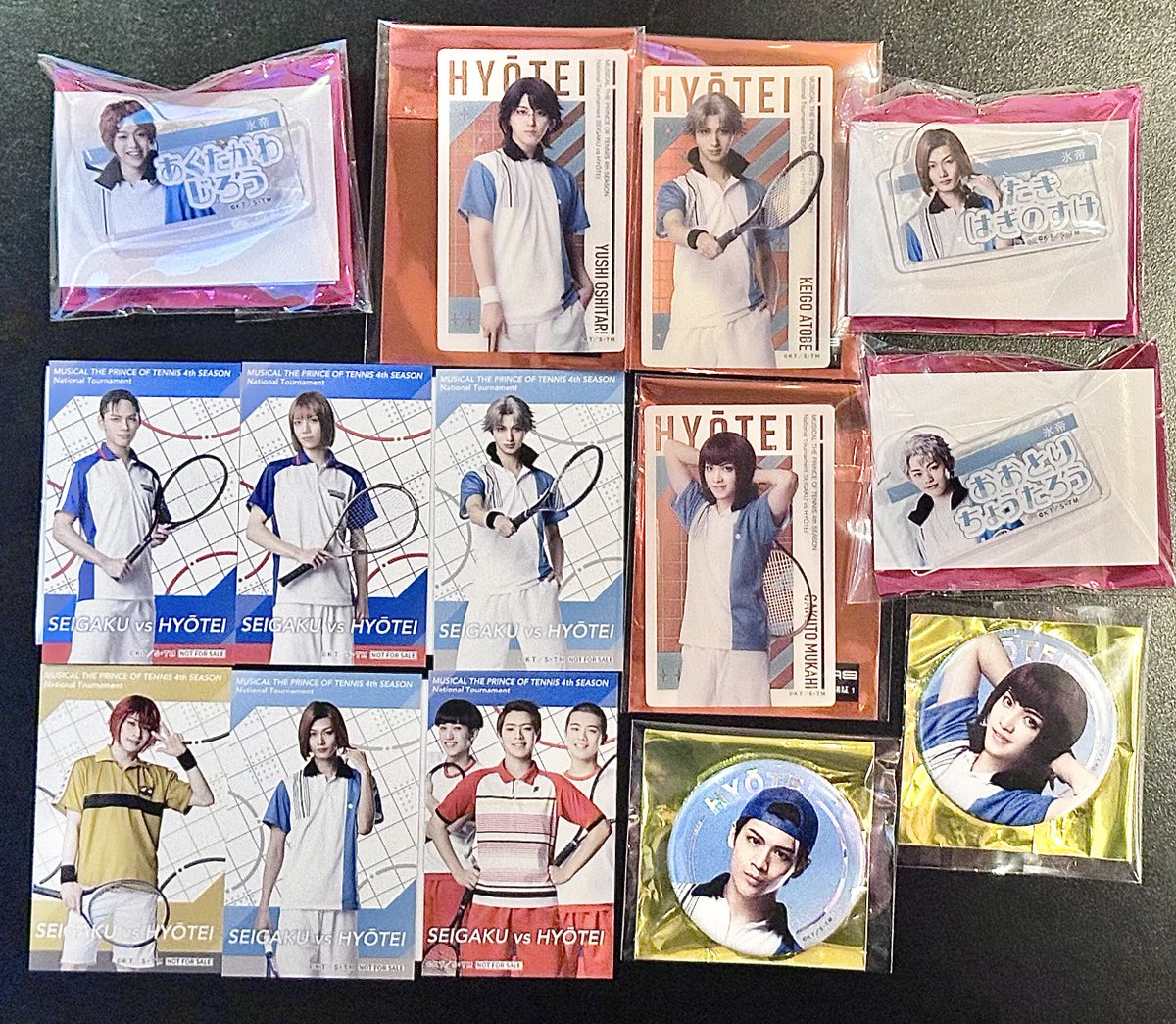 kurimi_yu's tweet photo. 【交換】テニミュ ロフト ポップアップ オーロラカード 缶バッジ おなまえバッジ 特典 全氷

【譲】
オーロラカード：向日、忍足、✨跡部、トリオ
缶バッジ：向日､宍戸
なまえ：鳳、滝､芥川
特典：滝、トリオ､丸井､大石､✨不二､✨跡部

【求】日吉＞真田､幸村､定価

→→ https://t.co/oweAIrpWG6