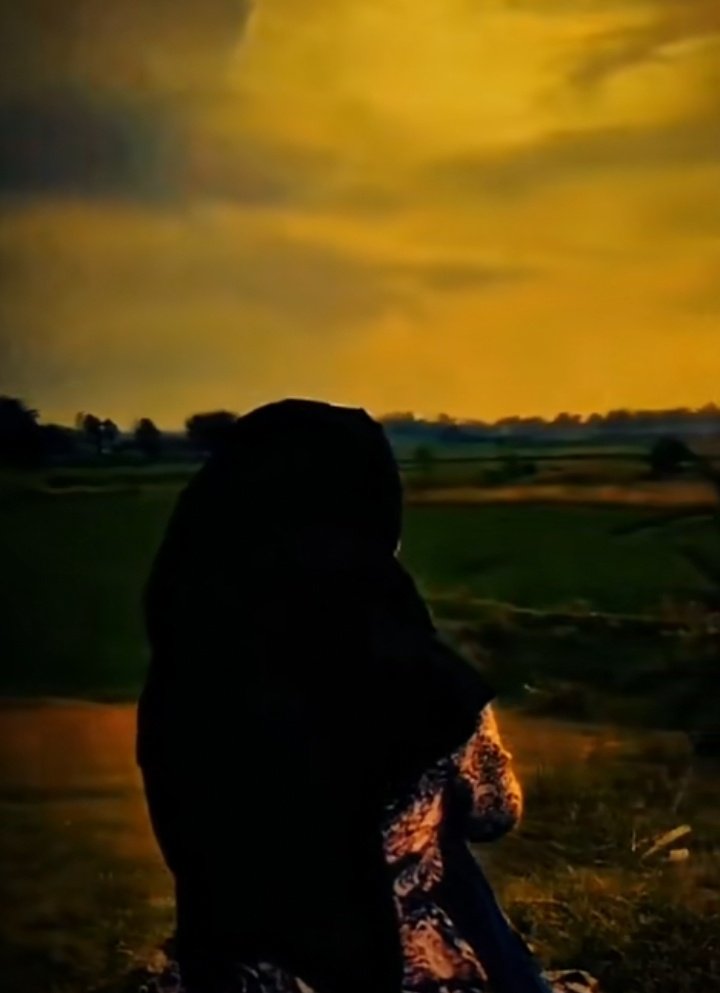 تو  نے  دیکھا  ہے  کبھی  ایک  نظر شام کے بعد
کتنے چپ چاپ سے لگتے ہیں شجر شام کے بعد