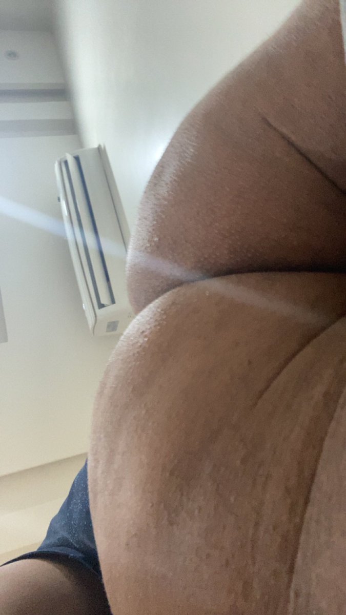 Donboy_18's tweet photo. Horny asf https://t.co/lHfwv6Bl0x