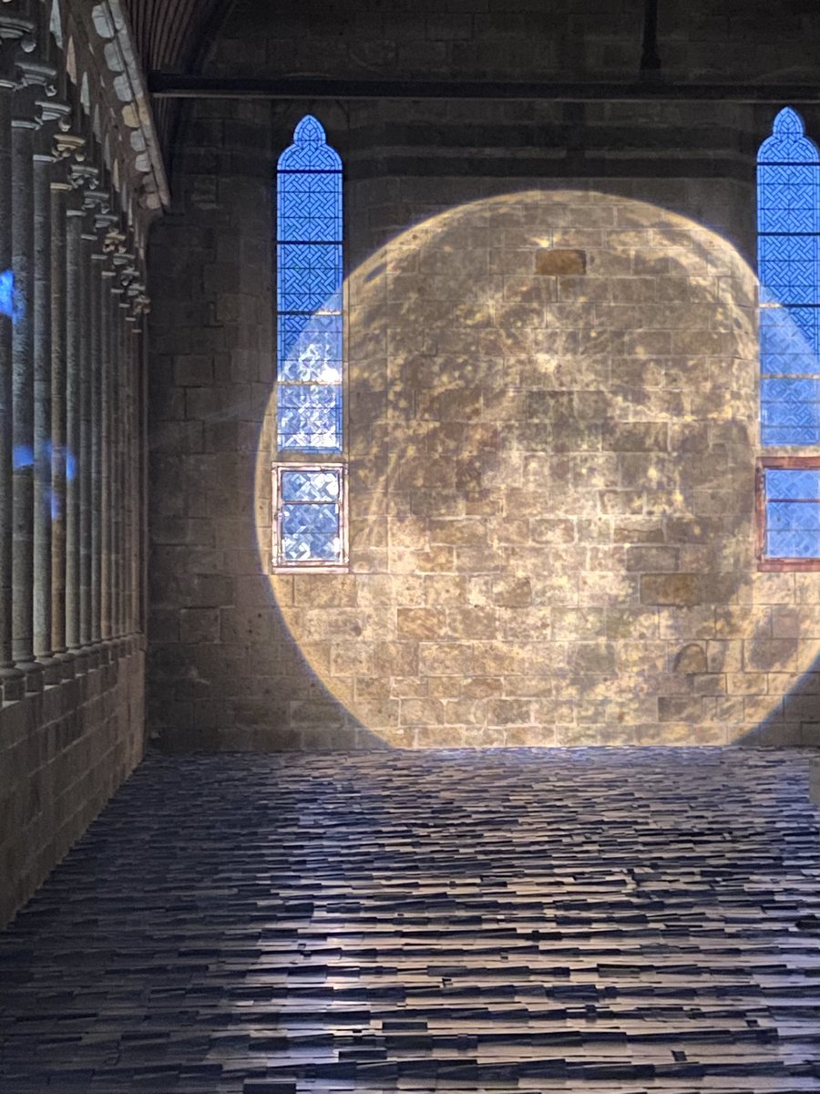 Epoque_Press's tweet image. An amazing visit to Mont Saint-Michel yesterday at sunset, followed Rêve De Lune illuminations in the Abbaye