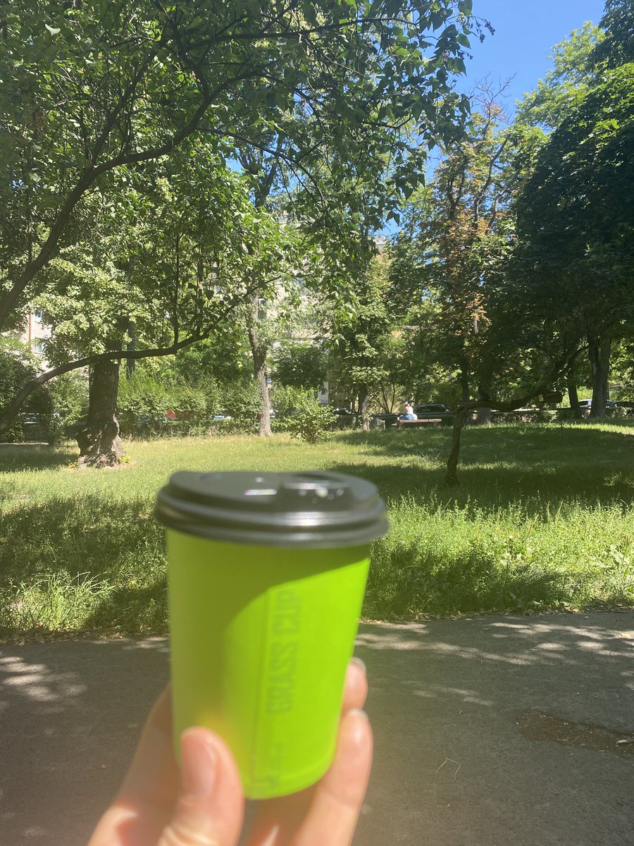 EertenEsselien's tweet image. Checking the news with a cup of coffee in a quiet Kyiv park. Another night of Russian terror with 597 drones and 26 missiles seems to turn into simple statistics. Is this the Europe we want to live on? #CloseTheSky