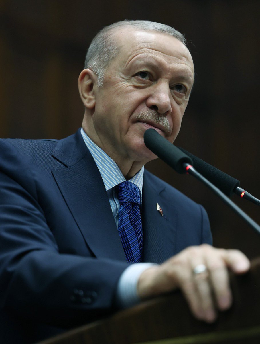 Cumhurbaşkanı Erdoğan: 

"Terör bitiyor, sevinsenize. Sevinemiyorlar. Terör bitecek ve hepsi işsiz kalacak."

📍Terörsüz Türkiye