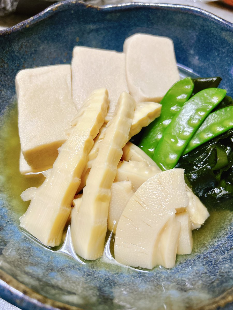 inujima03's tweet photo. ほんのり体調が良い今日は朝から料理。
久しぶりの今日のお献立。
鯵の南蛮漬け・高野豆腐と筍とわかめ・ナスの煮浸し・しらすとねぎのだし巻き・切り干し大根・ほうれん草の白和え。
妹のリクエストになるべく答えたお献立。
ルイスポには鶏肉の胡麻焼きを置いて今日は姉妹で夕ご飯🎶 https://t.co/9sOlbzENBq