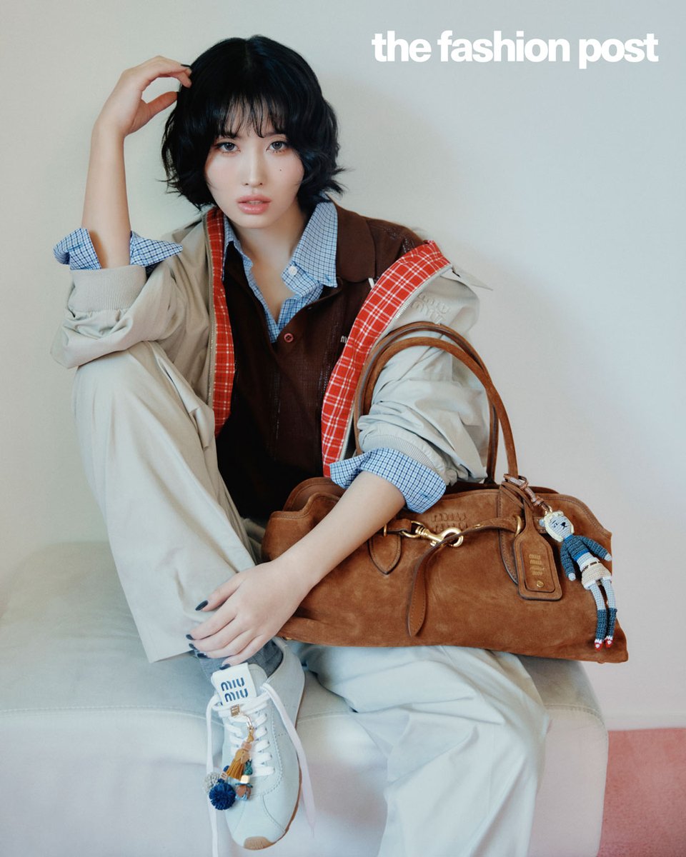 MIUMIUofficial's tweet photo. MOMO in Miu Miu L’Eté 2025 collection for The Fashion Post.

Photographed by Dasom Han.
Styled by Yuri Factory.

#MiuMiuEte
#MiuMiuEditorials https://t.co/xGRUjy2E2I