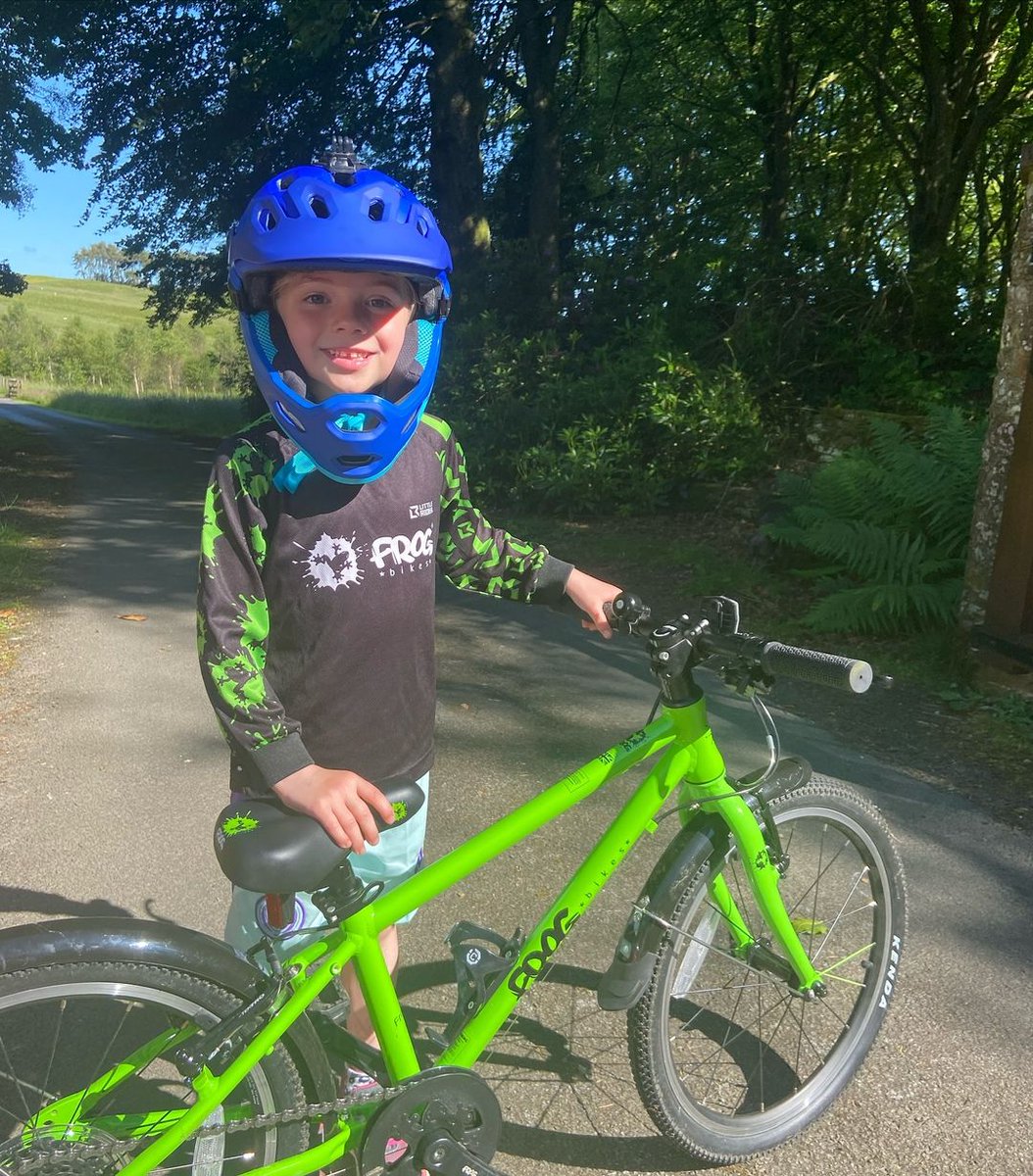 frogbikes's tweet image. 🚲Not sure what size bike your little rider needs?🐸💚
Check out our online Bike Fitting Guide – it’s quick, easy & ensures your child gets the perfect fit for a safe and fun ride✅
👉 Try it now: ow.ly/qSkK50Wfq2R
#FrogBikes #BikeFitGuide #KidsBikes #FamilyCycling