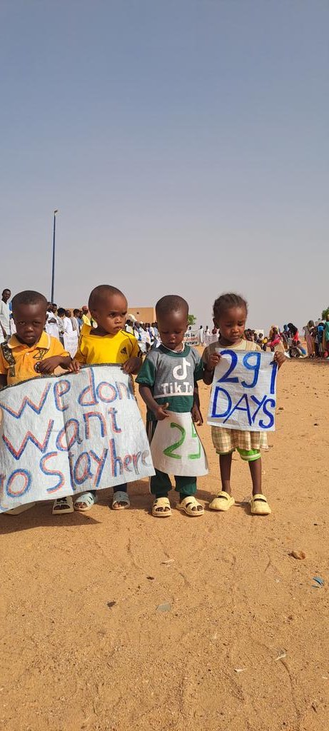 yousef_ism58349's tweet photo. #293days Why the ongoing peaceful protest of refugees in Agadez? @Refugees and @UNHCRNiger You ignore the refugees. They just want a decent life. They want equality and human dignity. The situation is bad. Is it? @EU_Commission And Italy leaves us to die this is What they want https://t.co/jq1CrMJUFL